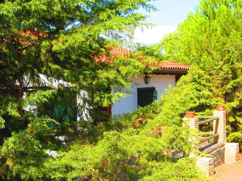 Complejo Rural Puerto Penas Hotel Aroche Exterior photo